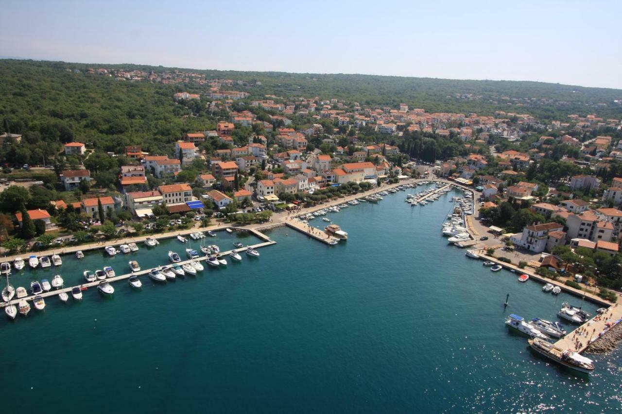 Apartments Marija & Anton Малинска Экстерьер фото