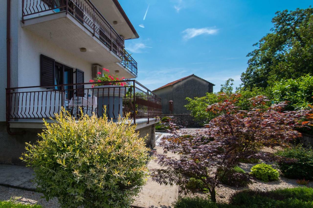 Apartments Marija & Anton Малинска Экстерьер фото