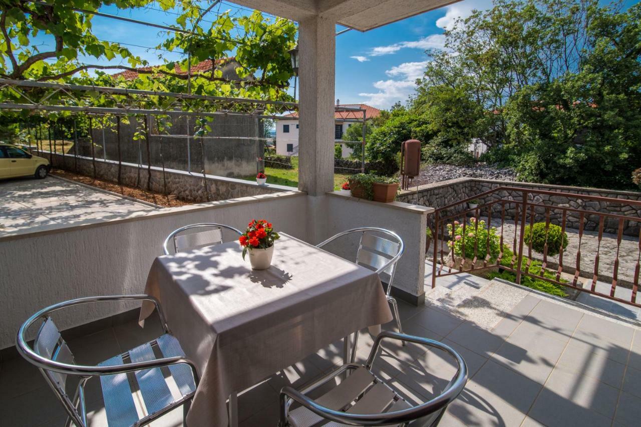 Apartments Marija & Anton Малинска Экстерьер фото