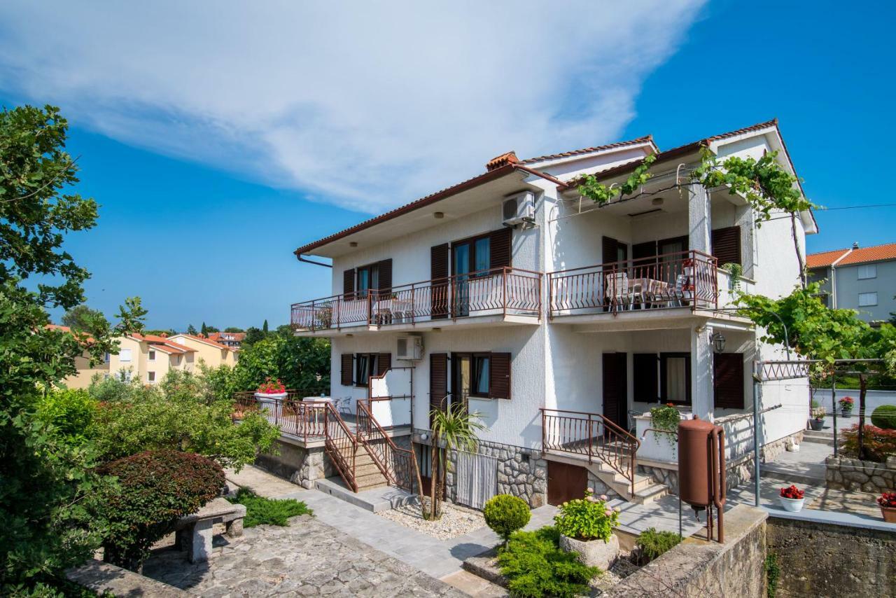 Apartments Marija & Anton Малинска Экстерьер фото
